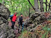 02 Sul sent. 152 in salita nei boschi al Corno Zuccone